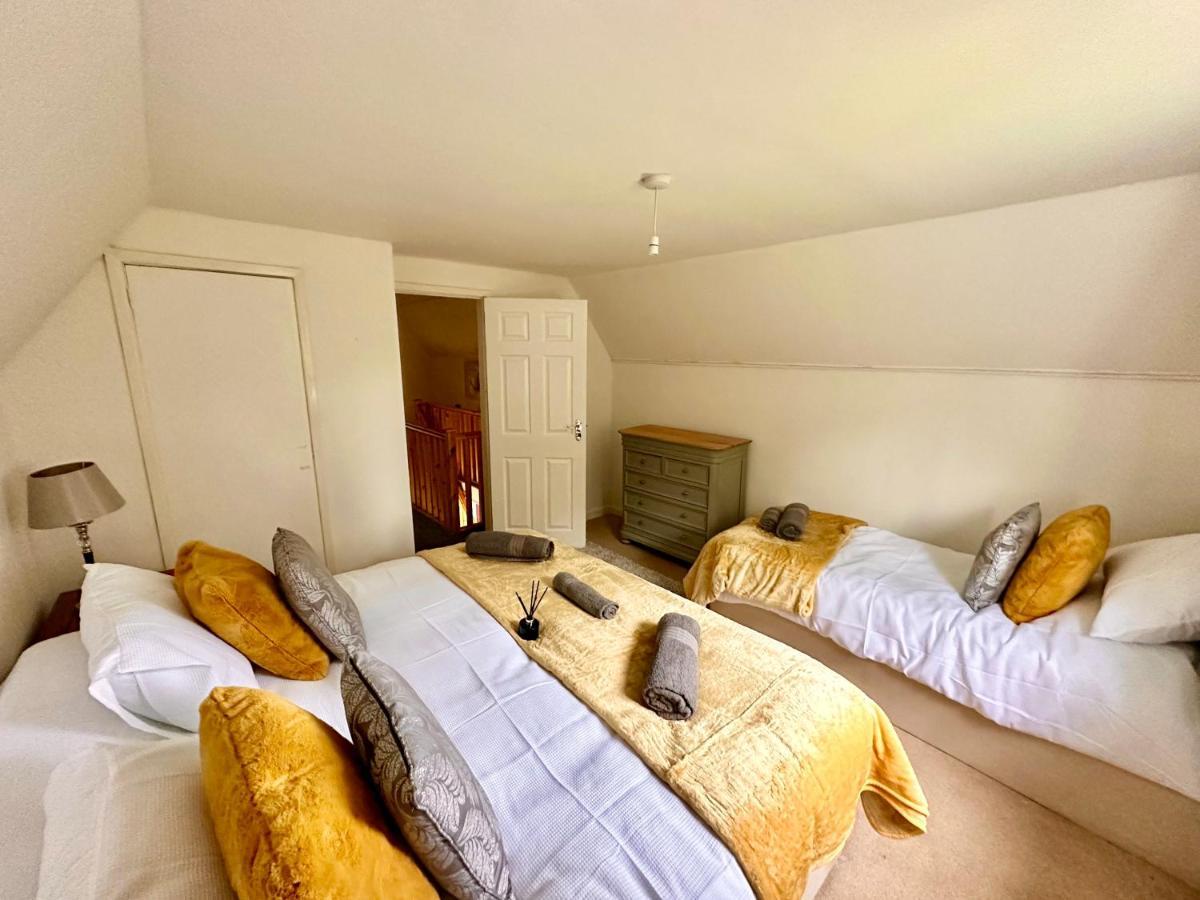 Three Bedroom Rural, Relaxing And Peaceful,Dogs Welcome! With Cymru Holidays Abergavenny Exterior foto